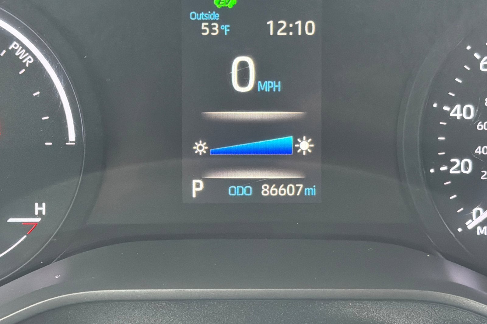 2022 Toyota Sienna LE