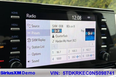 2022 Toyota Sienna LE