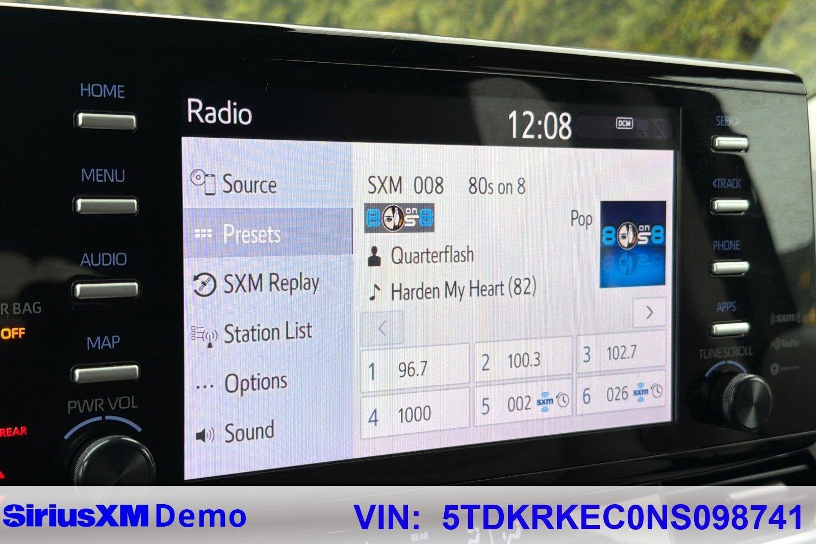 2022 Toyota Sienna LE