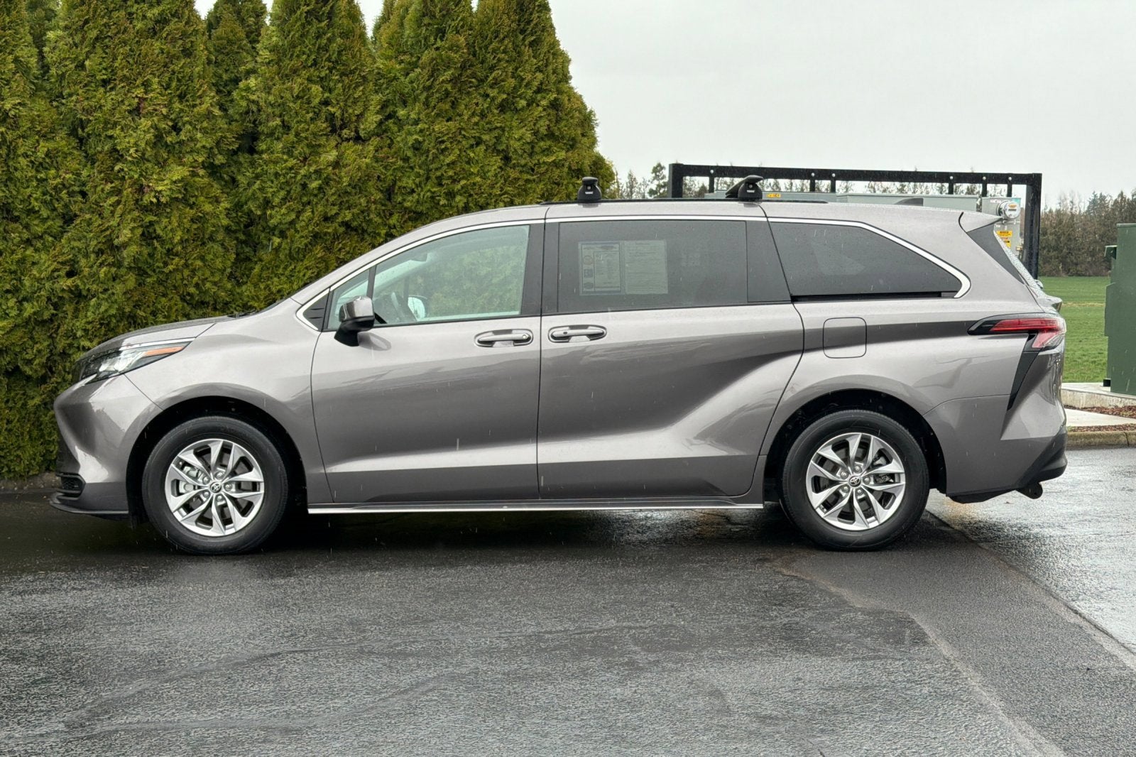 2022 Toyota Sienna LE