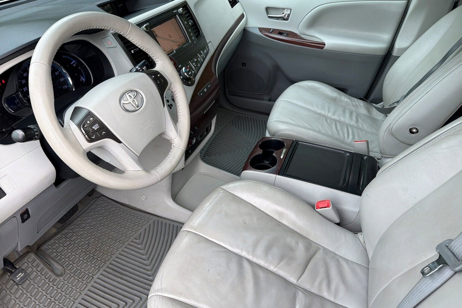 2012 Toyota Sienna XLE AAS