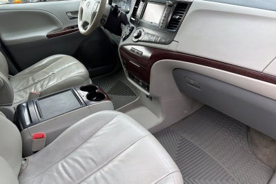 2012 Toyota Sienna XLE AAS