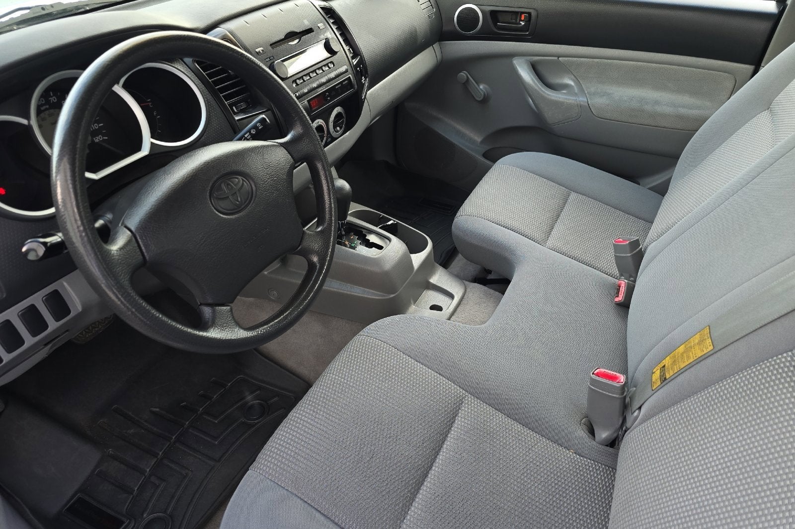 2005 Toyota Tacoma REG CAB 2WD AT