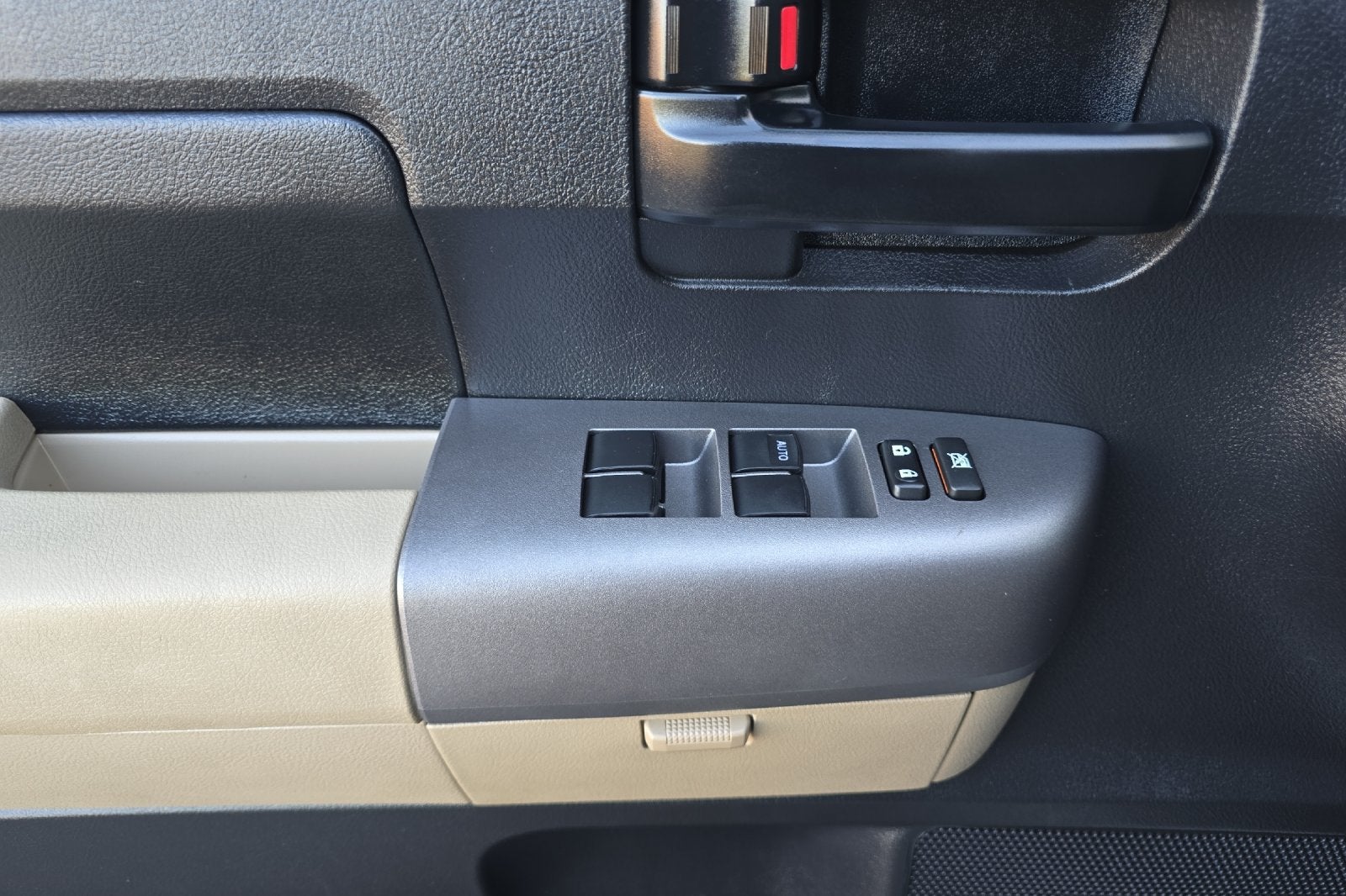 2013 Toyota Tundra 4WD Truck DBL 4WD V8 4.6 SR