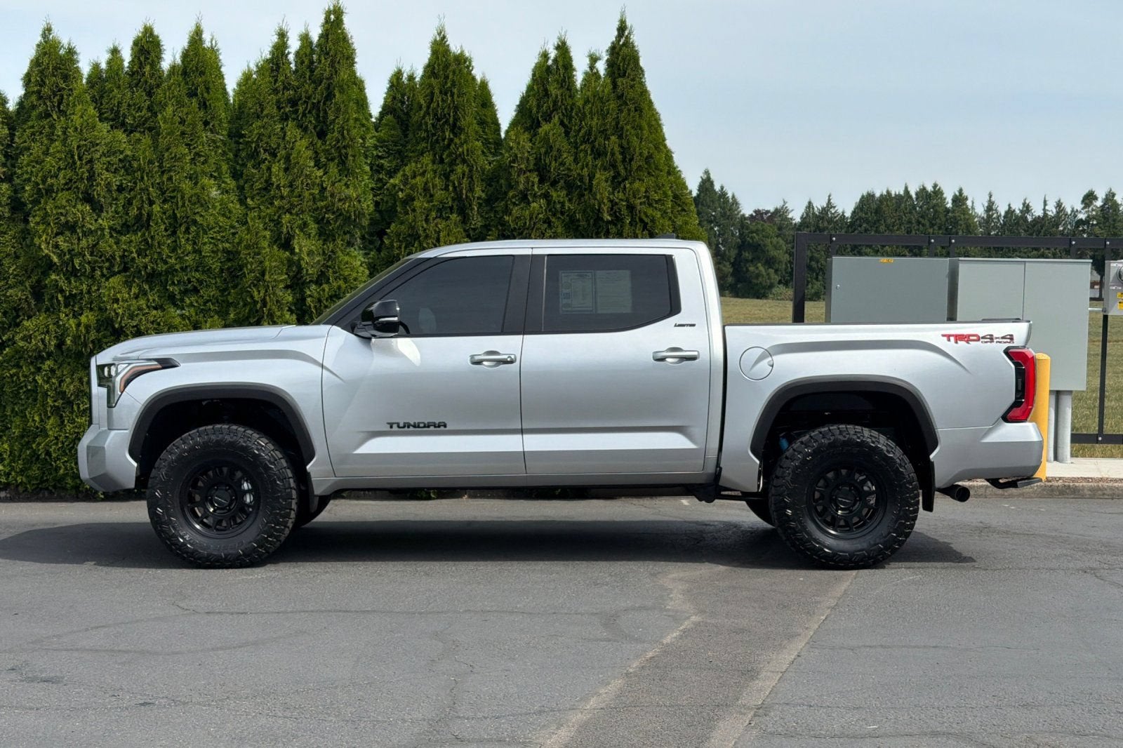 2025 Toyota Tundra 4WD SR5