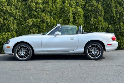 2004 Mazda Mazda MX-5 Miata Cloth