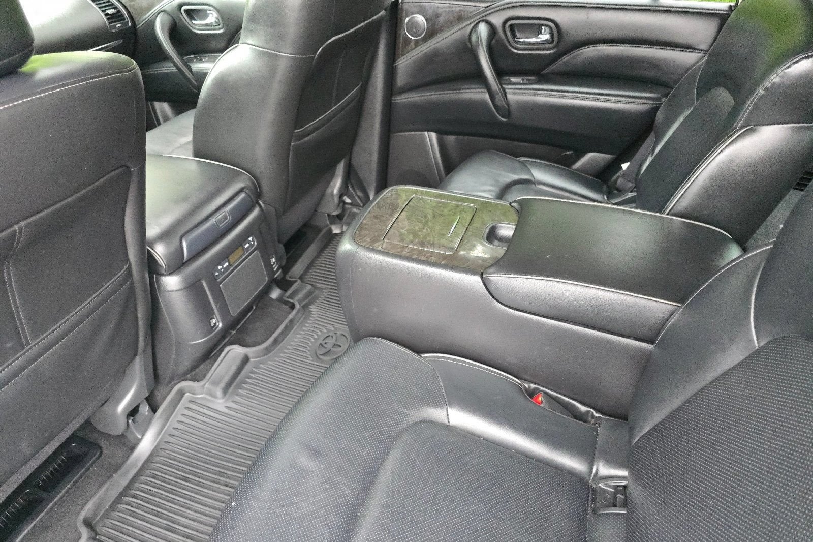 2022 INFINITI QX80 LUXE