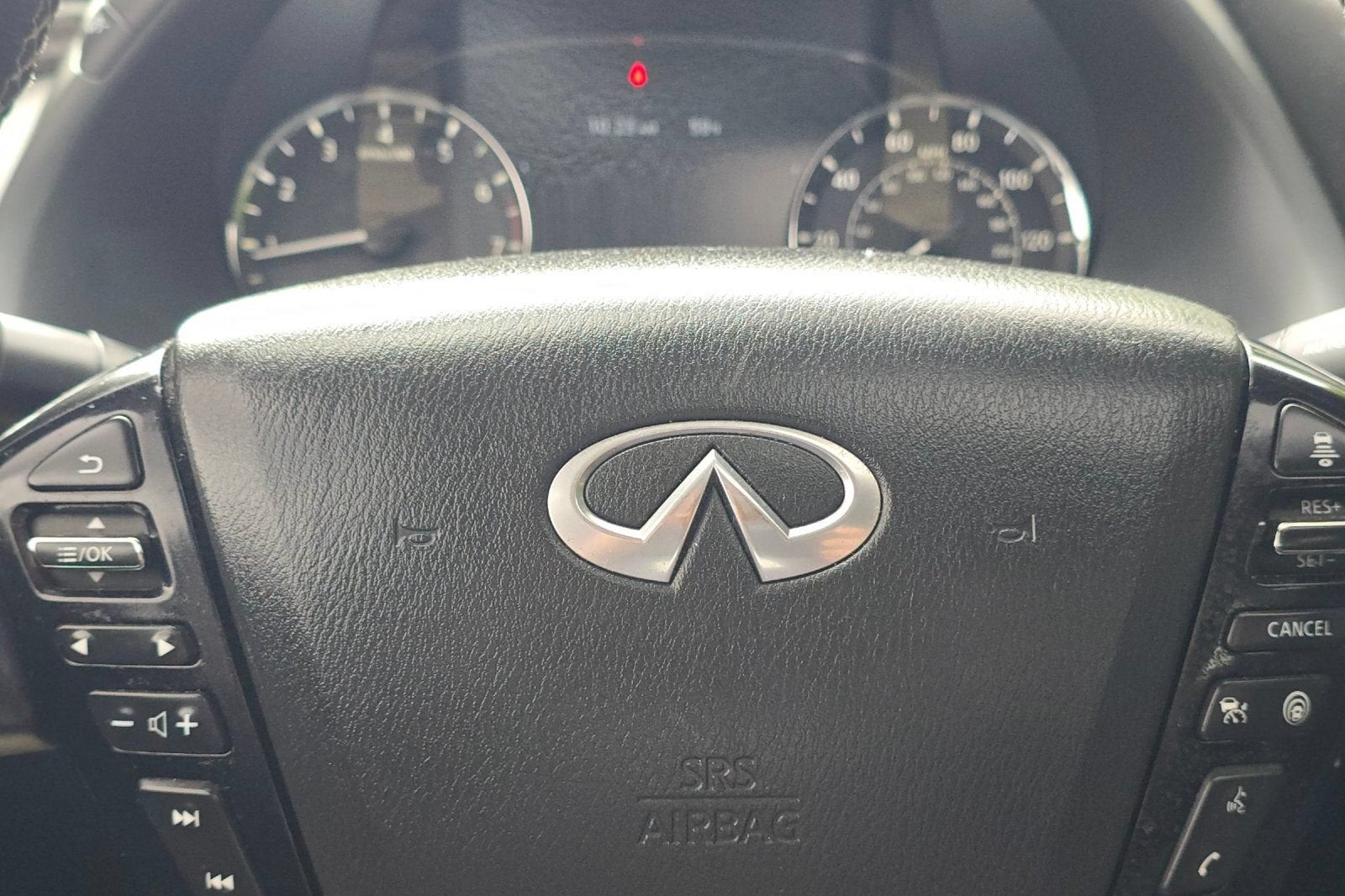 2022 INFINITI QX80 LUXE