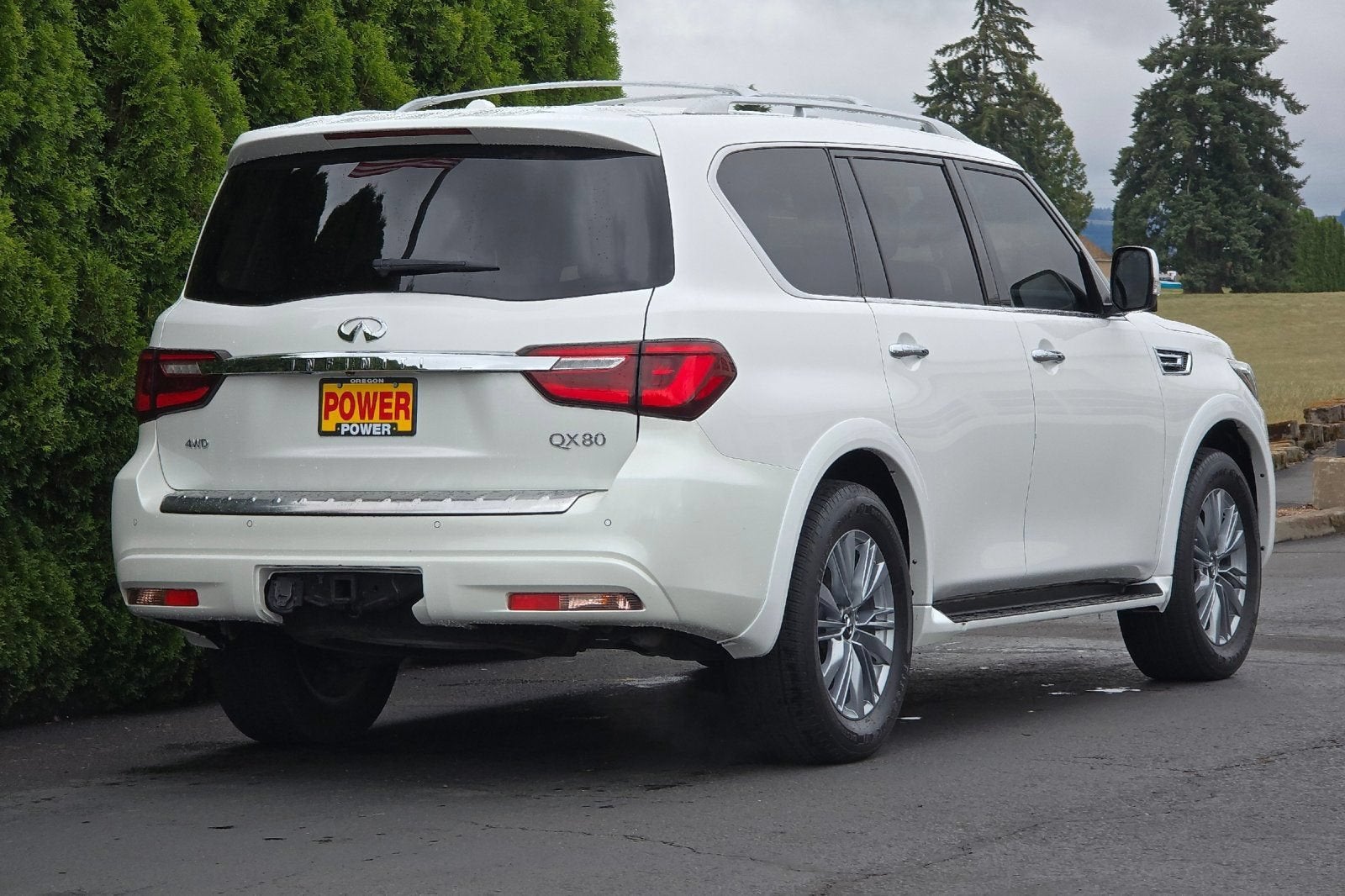 2022 INFINITI QX80 LUXE