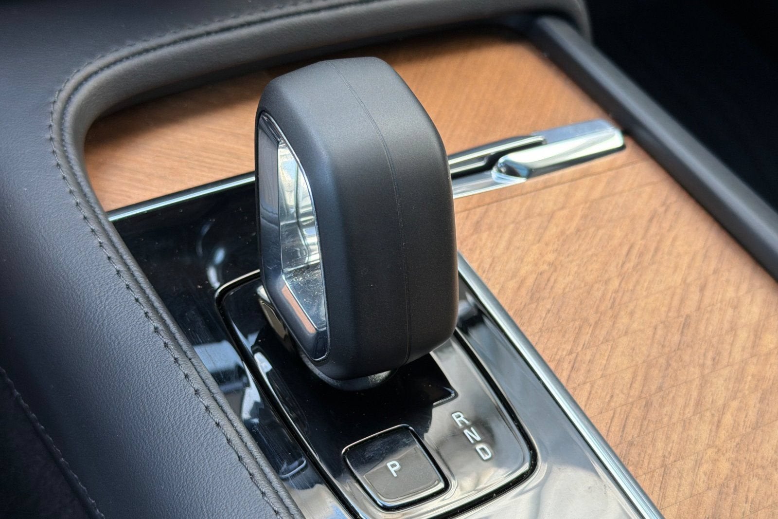 2024 Volvo XC90 Plus Bright Theme