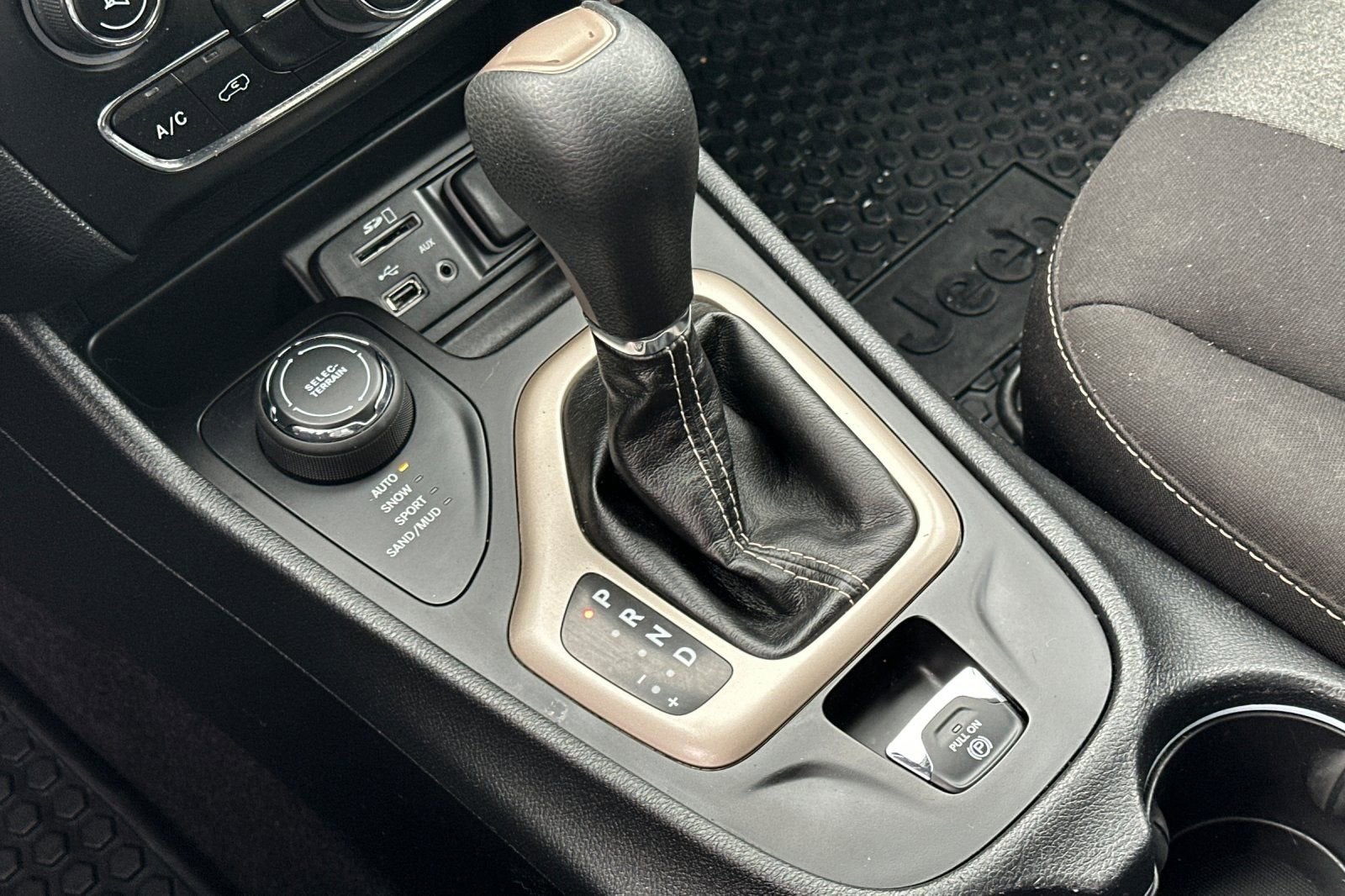 2017 Jeep Cherokee Sport