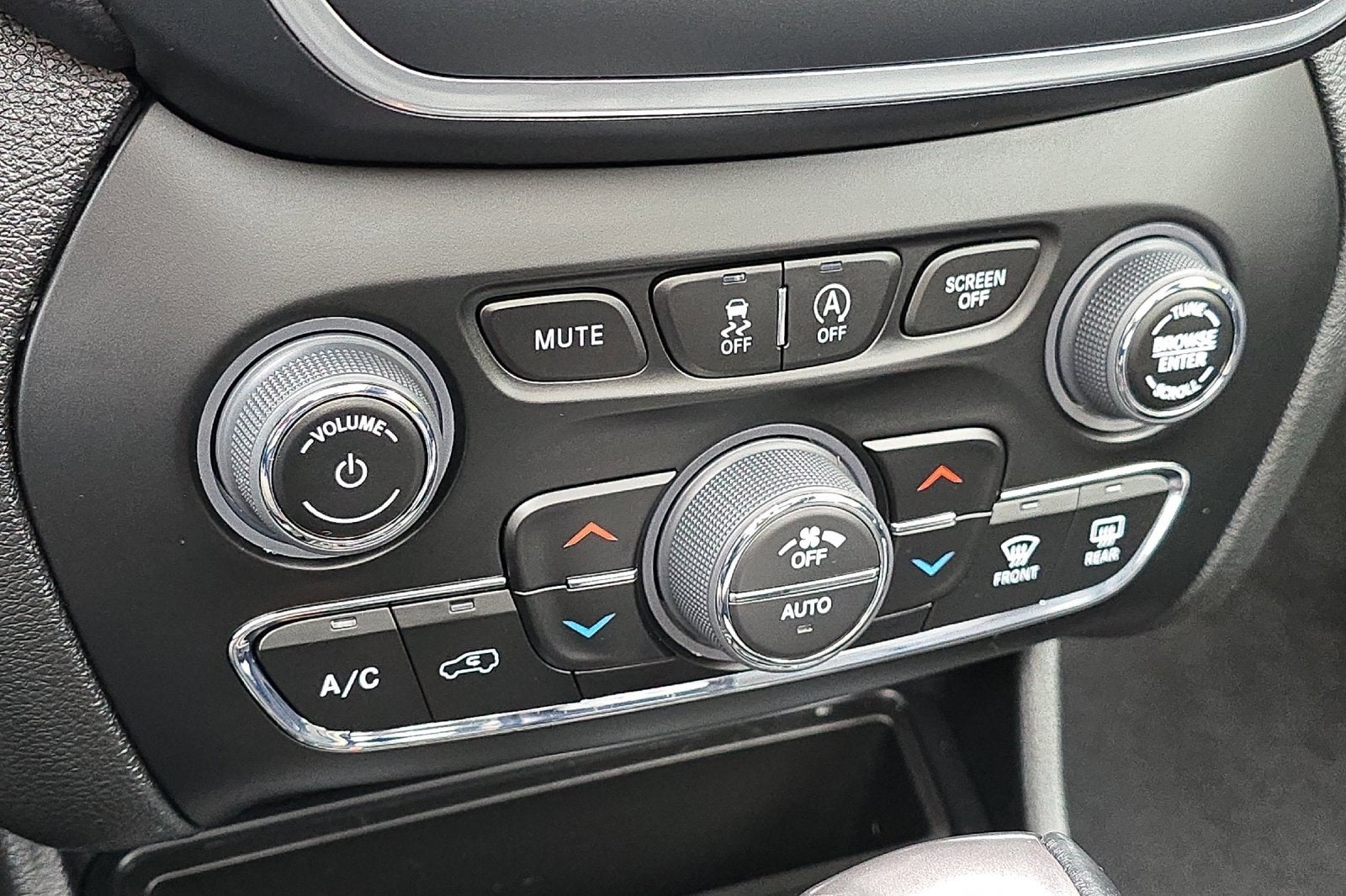 2023 Jeep Cherokee Altitude Lux