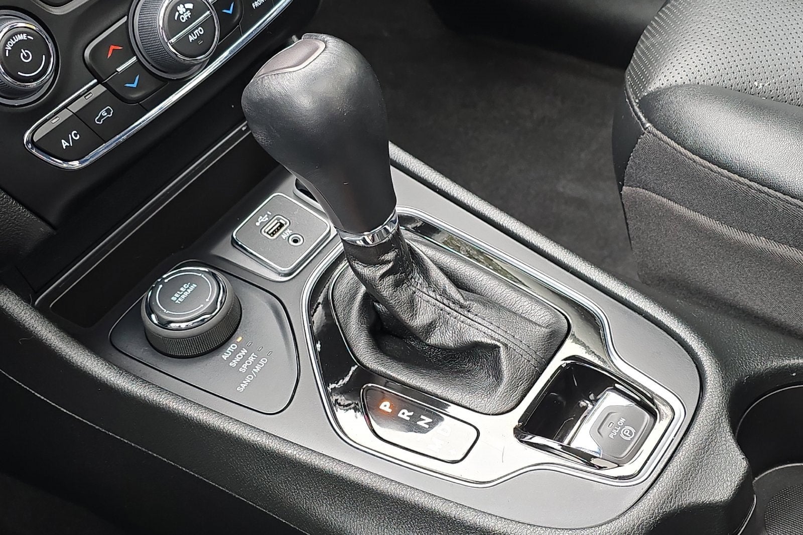 2023 Jeep Cherokee Altitude Lux