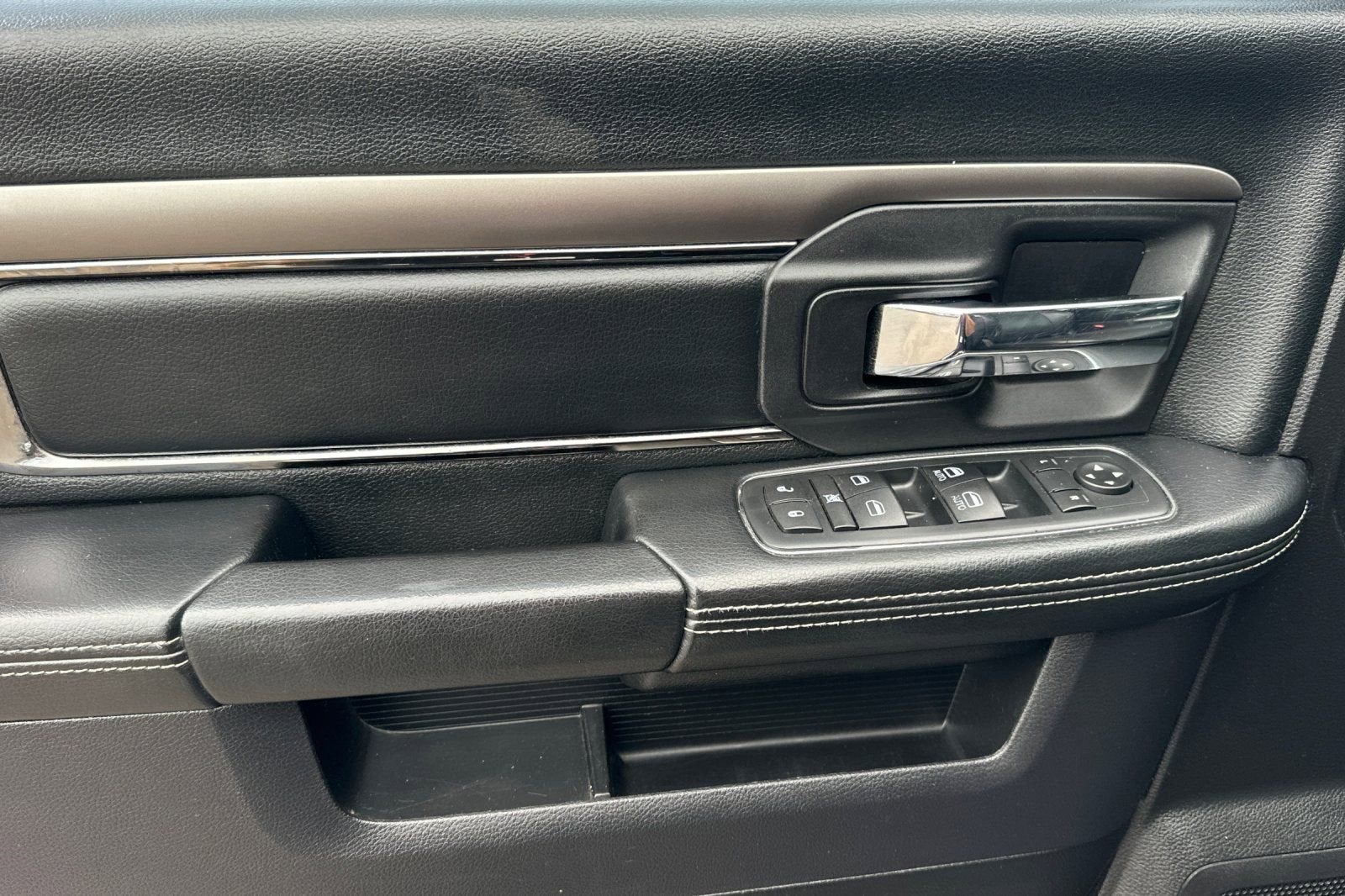 2016 RAM 1500 Sport