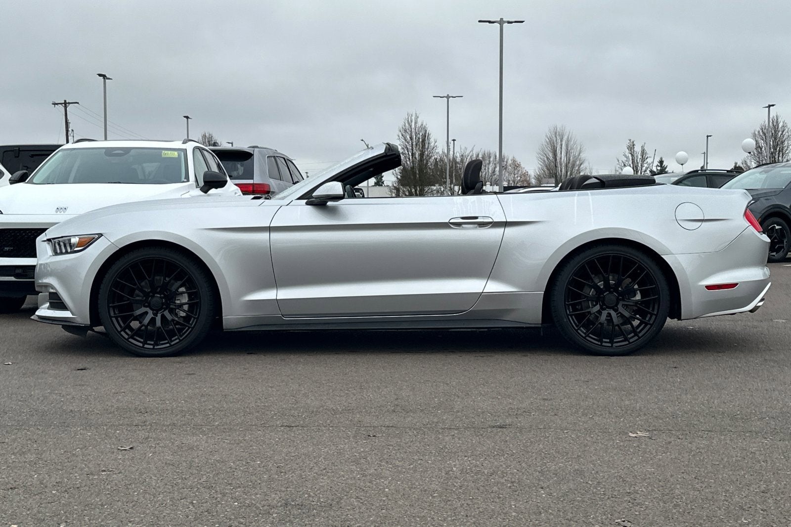 2017 Ford Mustang V6