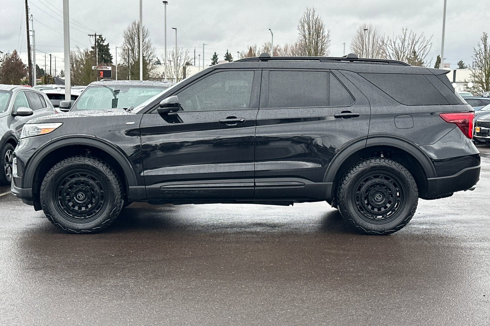 2023 Ford Explorer ST-Line