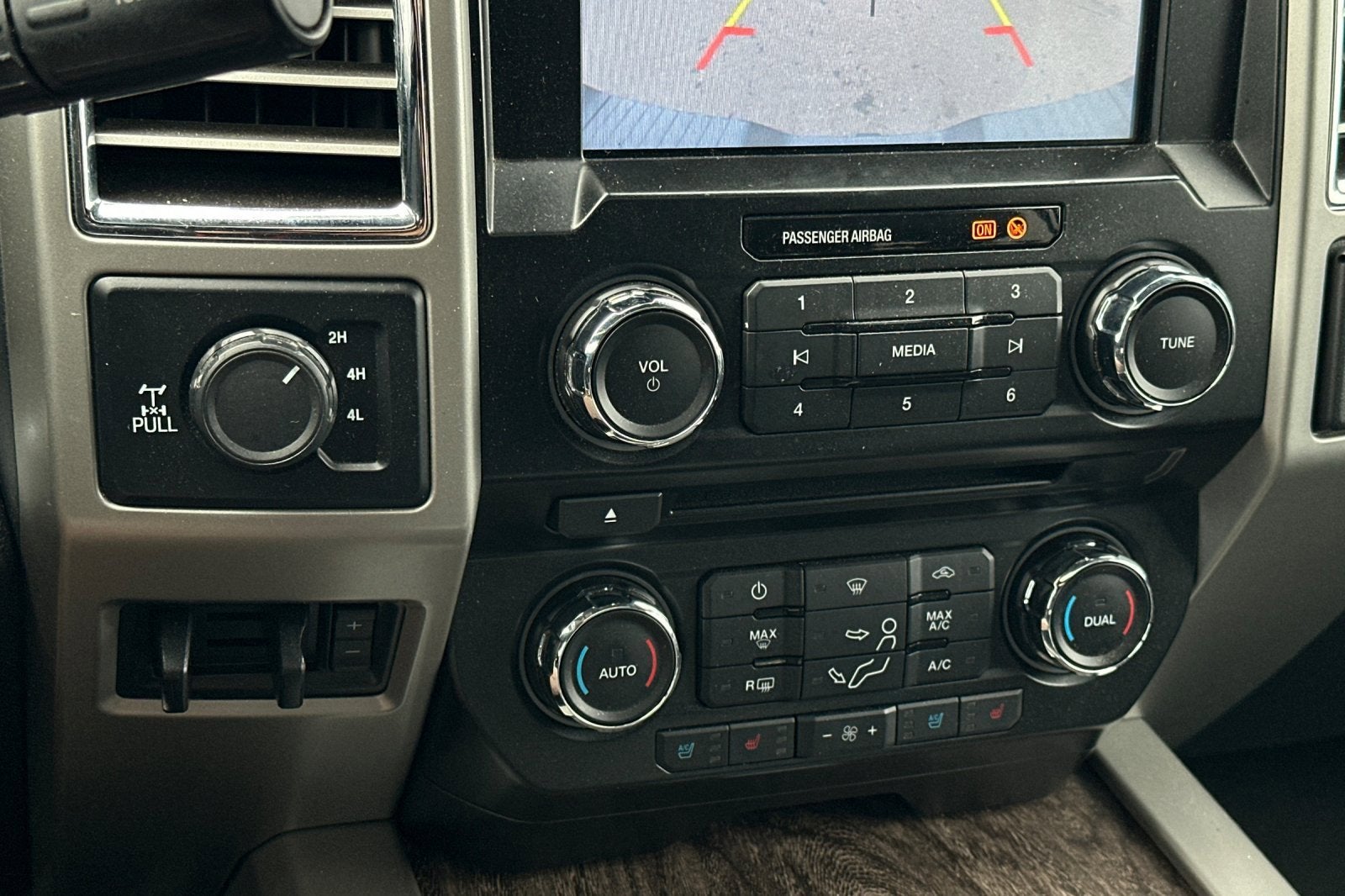 2017 Ford Super Duty F-350 SRW Platinum