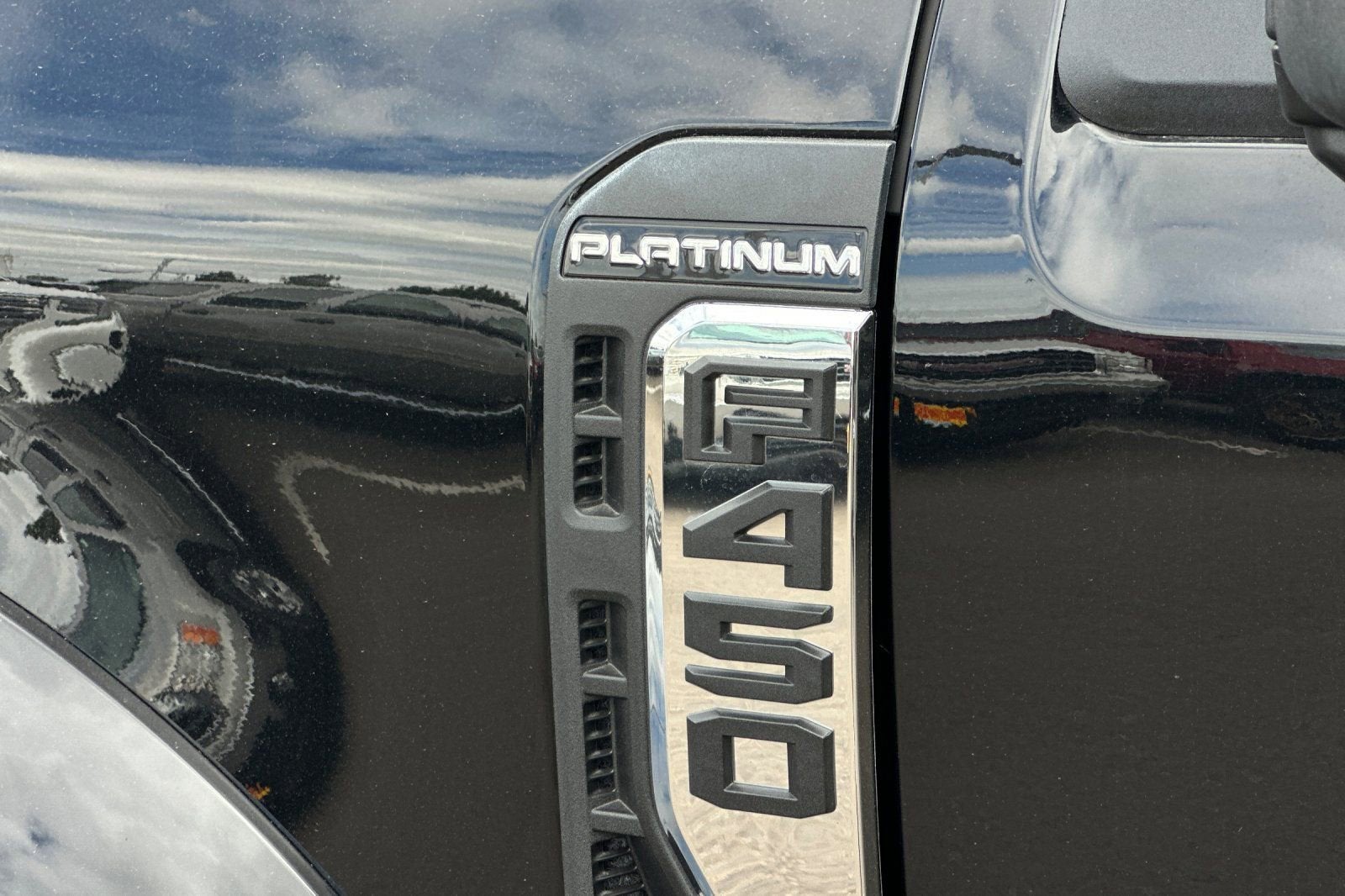 2023 Ford Super Duty F-450 DRW XL