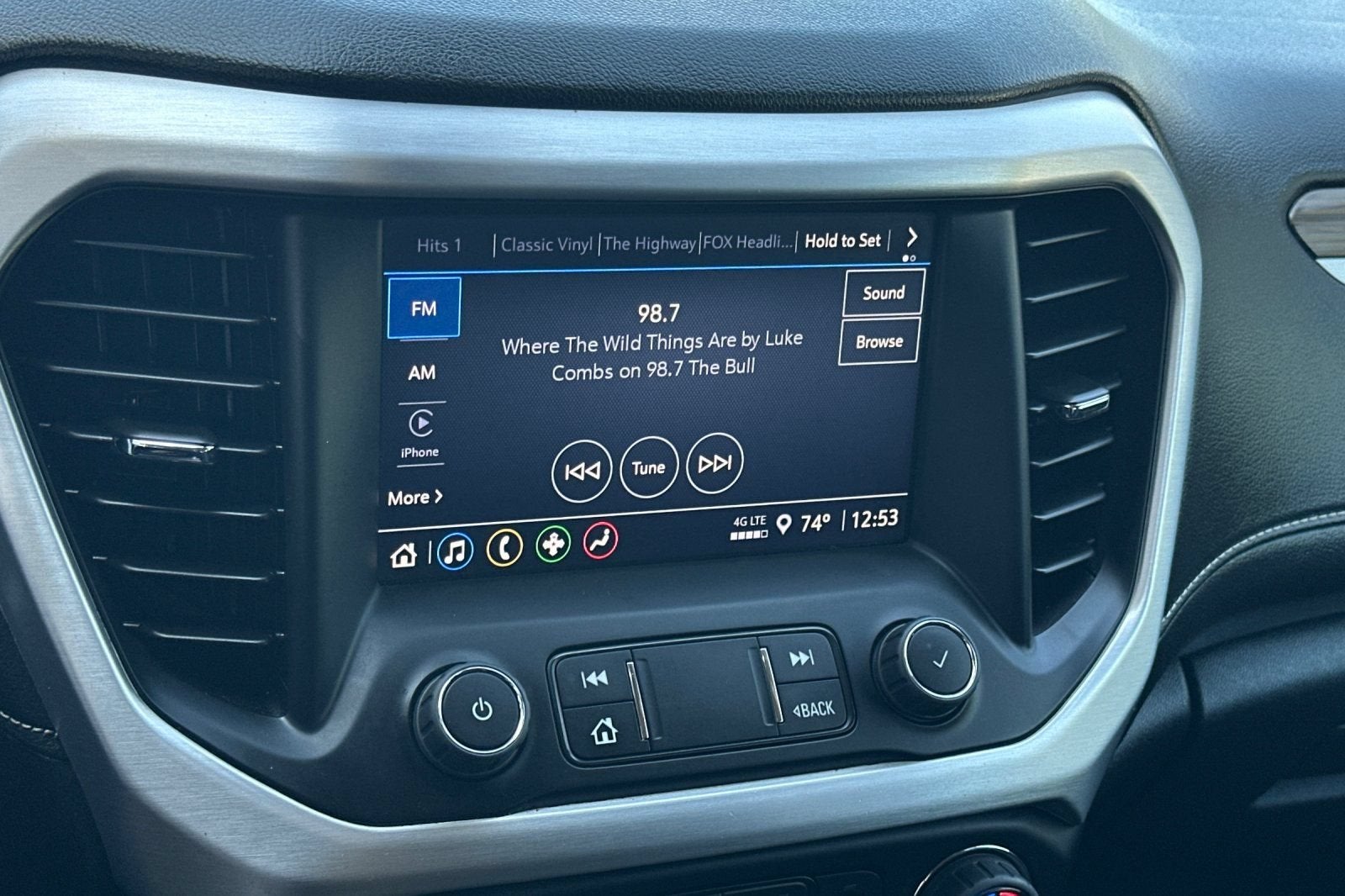 2022 GMC Acadia SLE