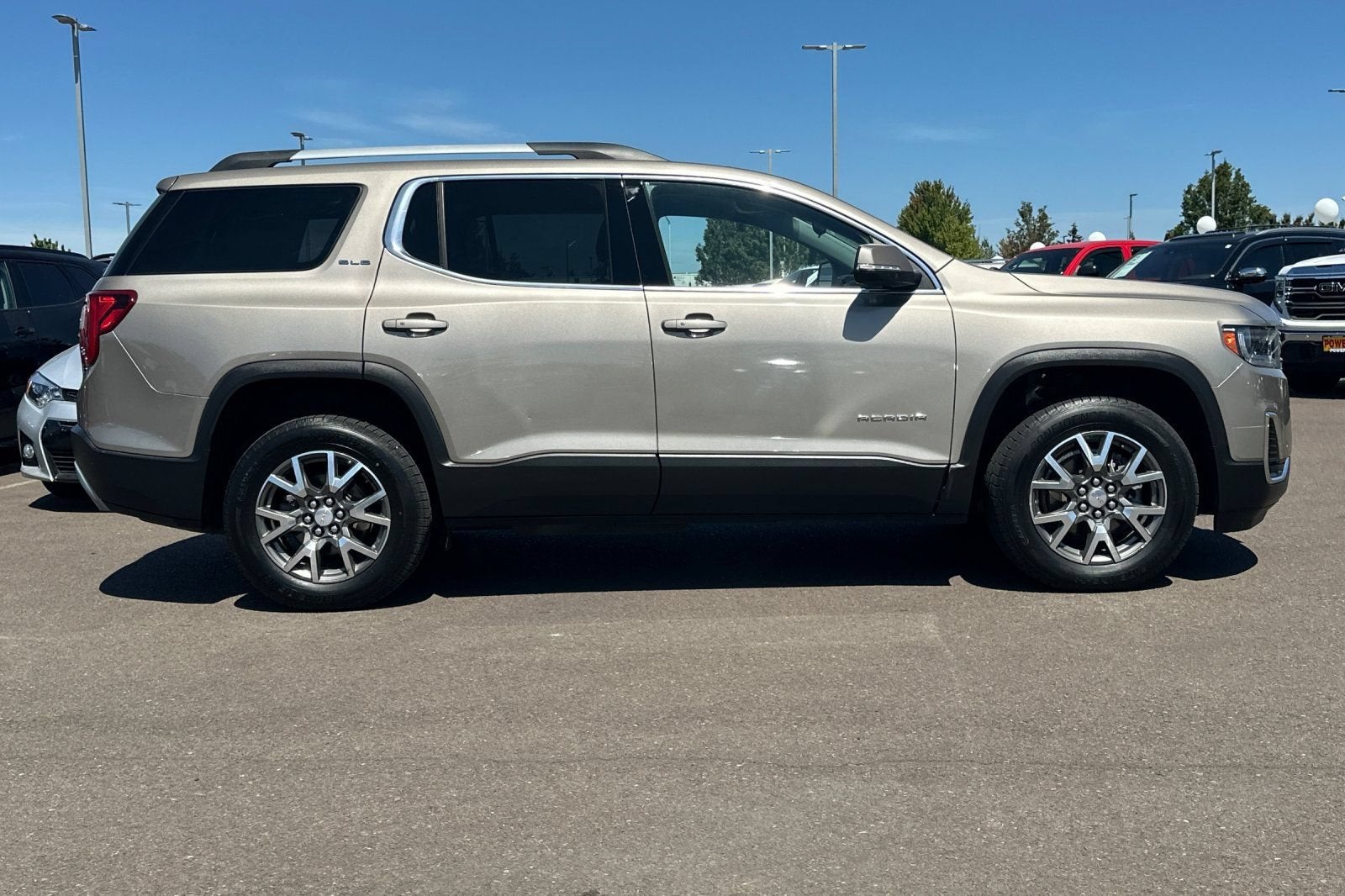 2022 GMC Acadia SLE