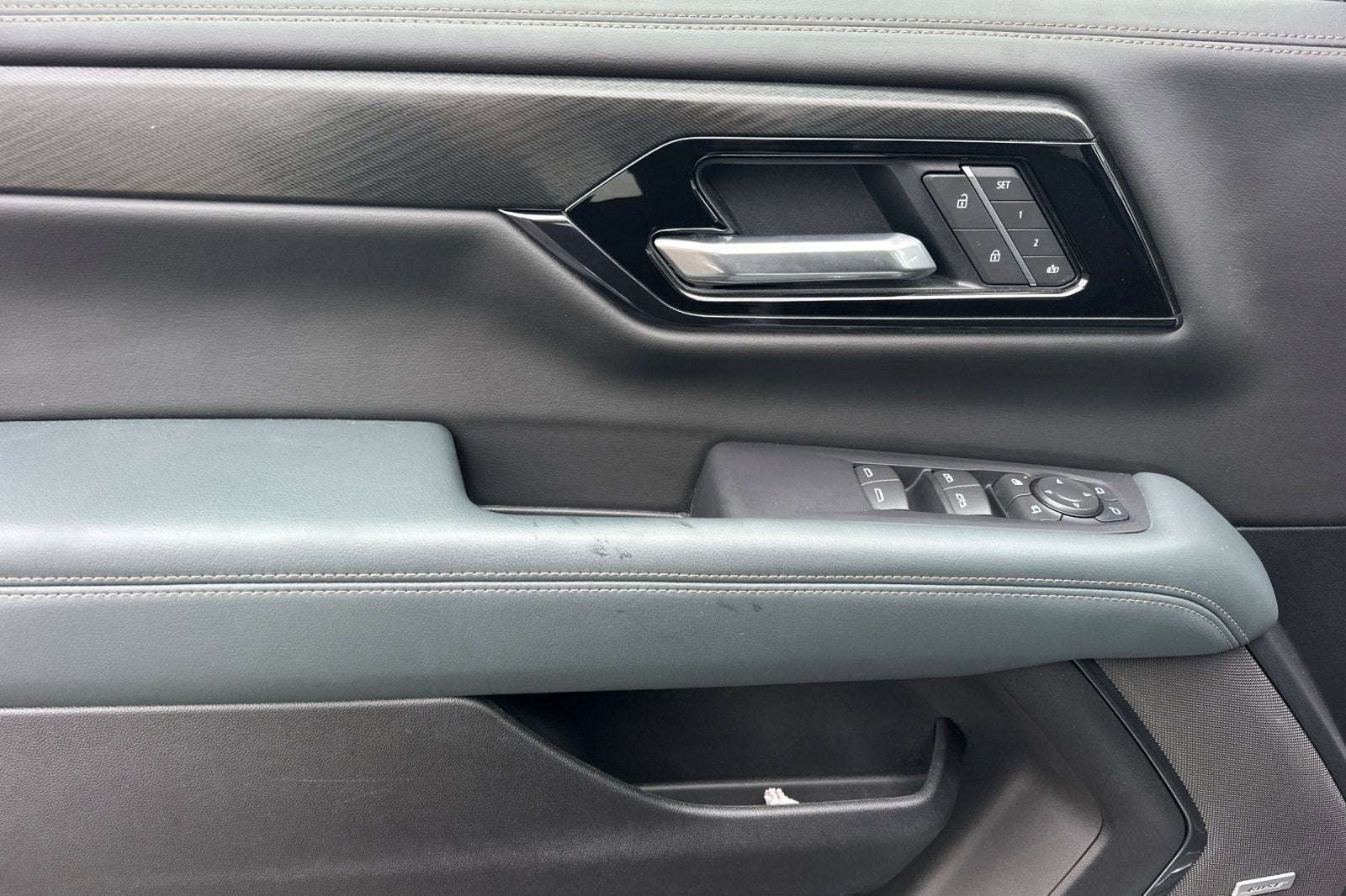 2025 GMC Yukon XL AT4