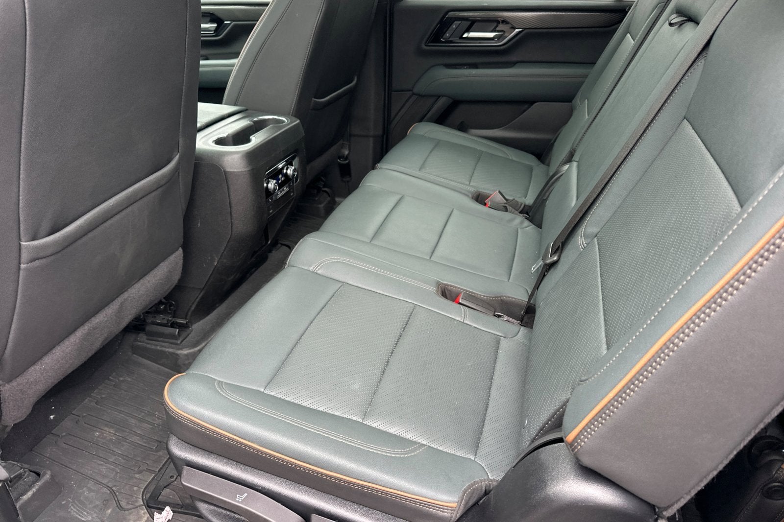 2025 GMC Yukon XL AT4