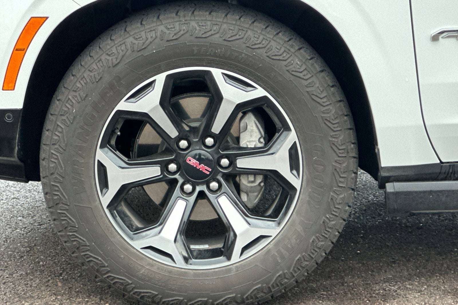 2025 GMC Yukon XL AT4