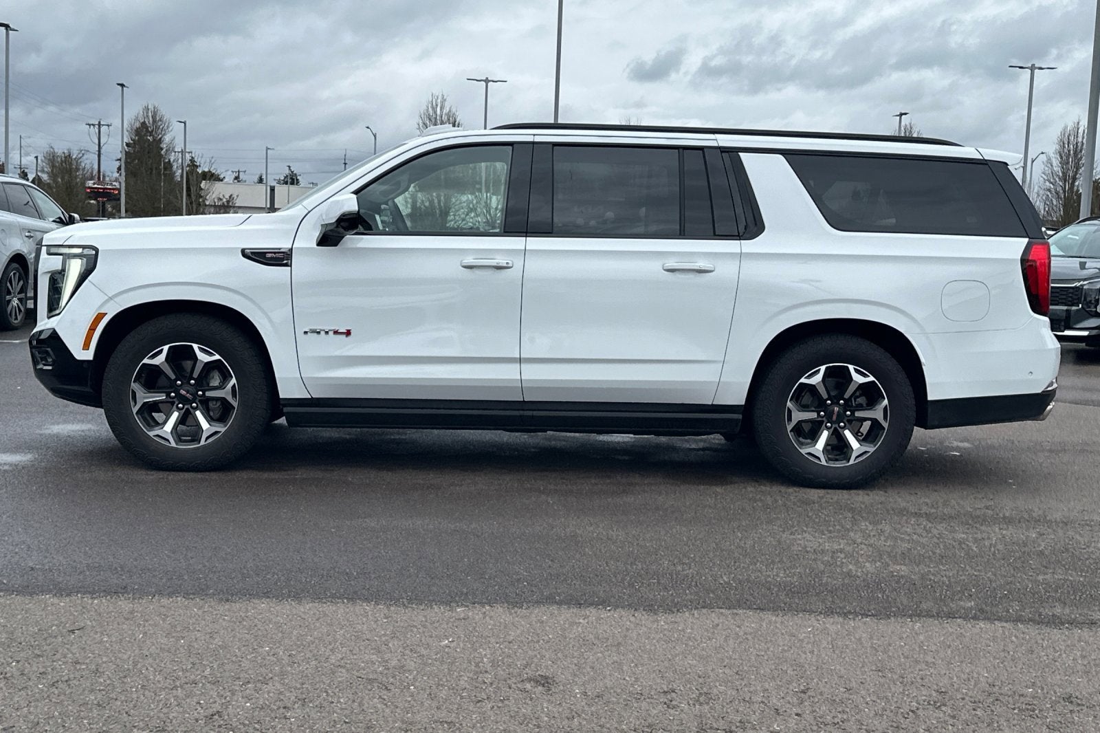 2025 GMC Yukon XL AT4