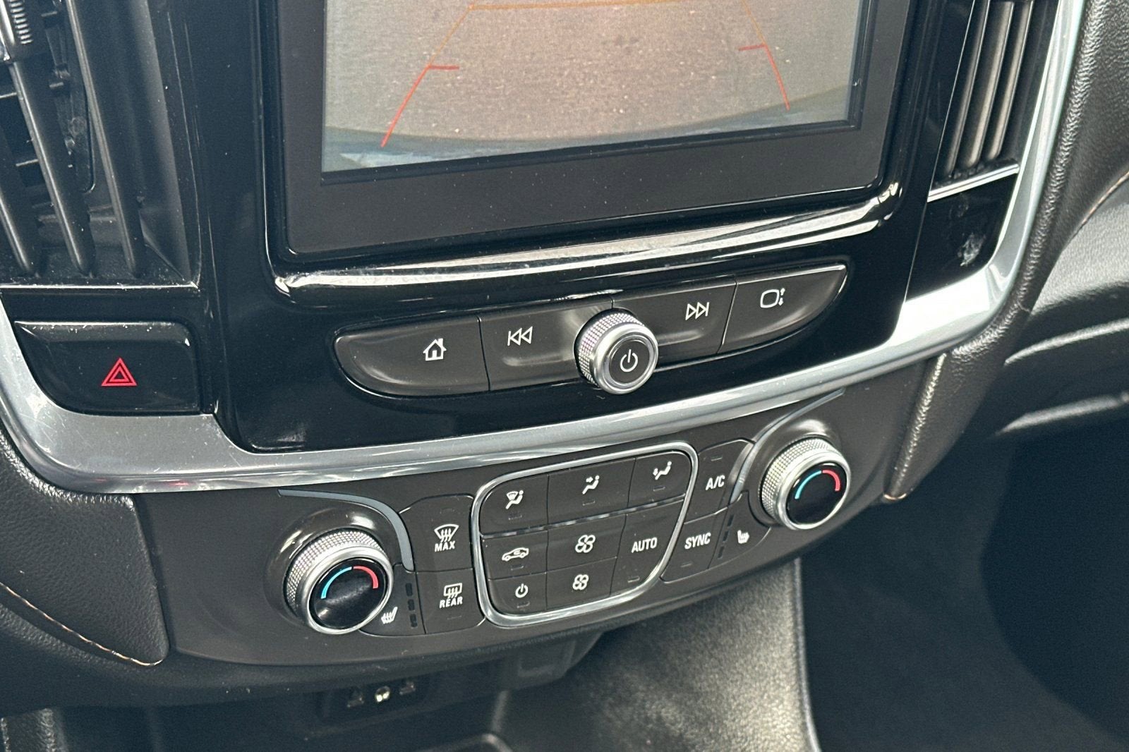 2019 Chevrolet Traverse LT Cloth