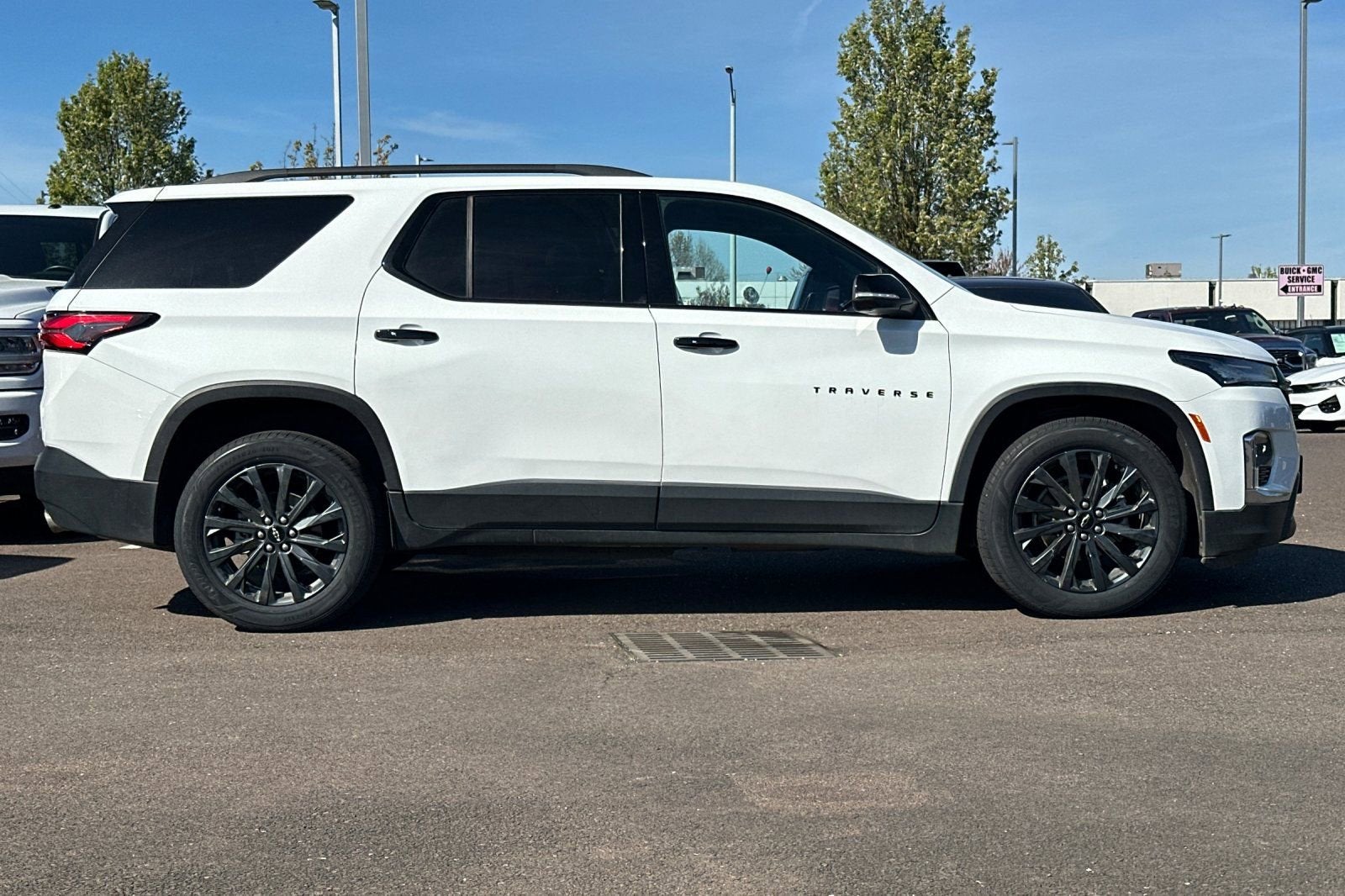 2023 Chevrolet Traverse RS