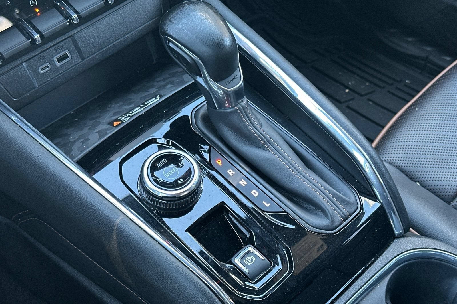 2024 GMC Canyon AT4