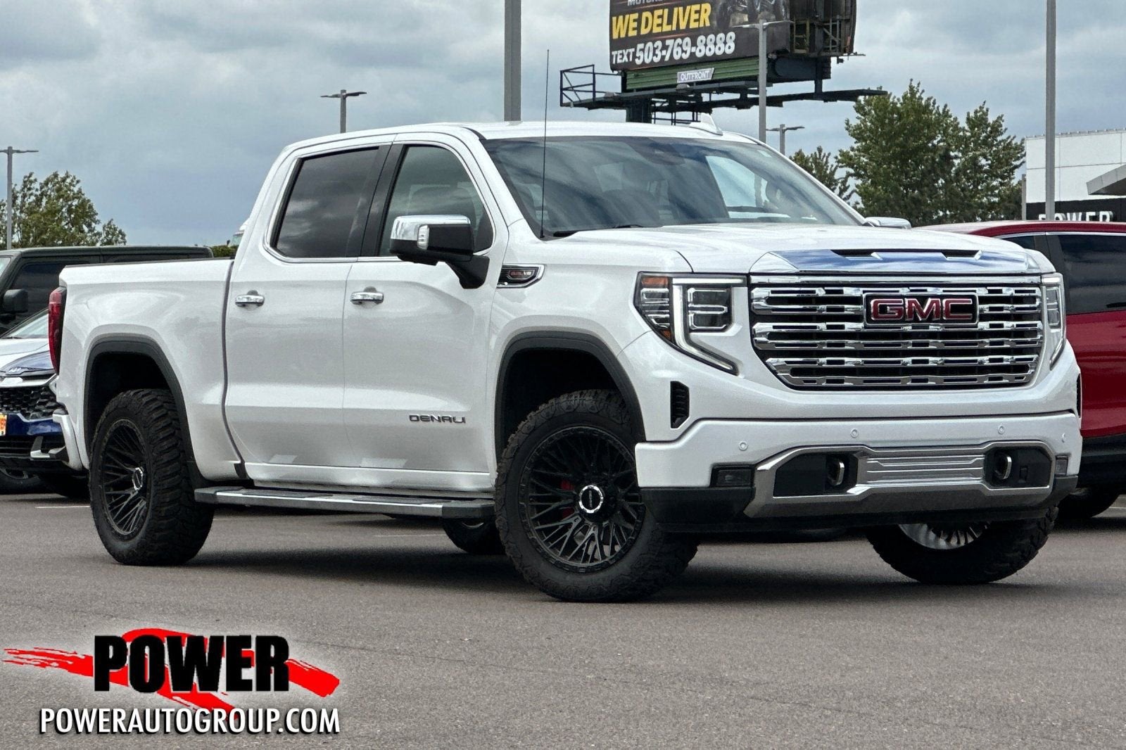 2023 GMC Sierra 4WD Crew Cab Short Box Denali's photo