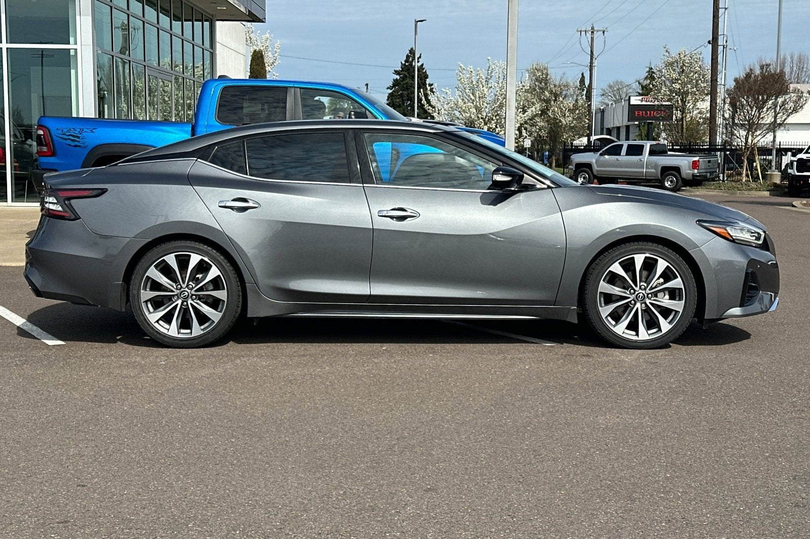 2023 Nissan Maxima Platinum
