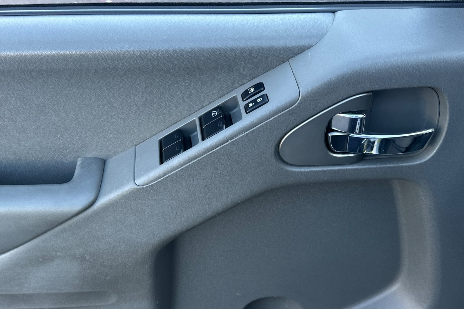 2017 Nissan Frontier SV V6