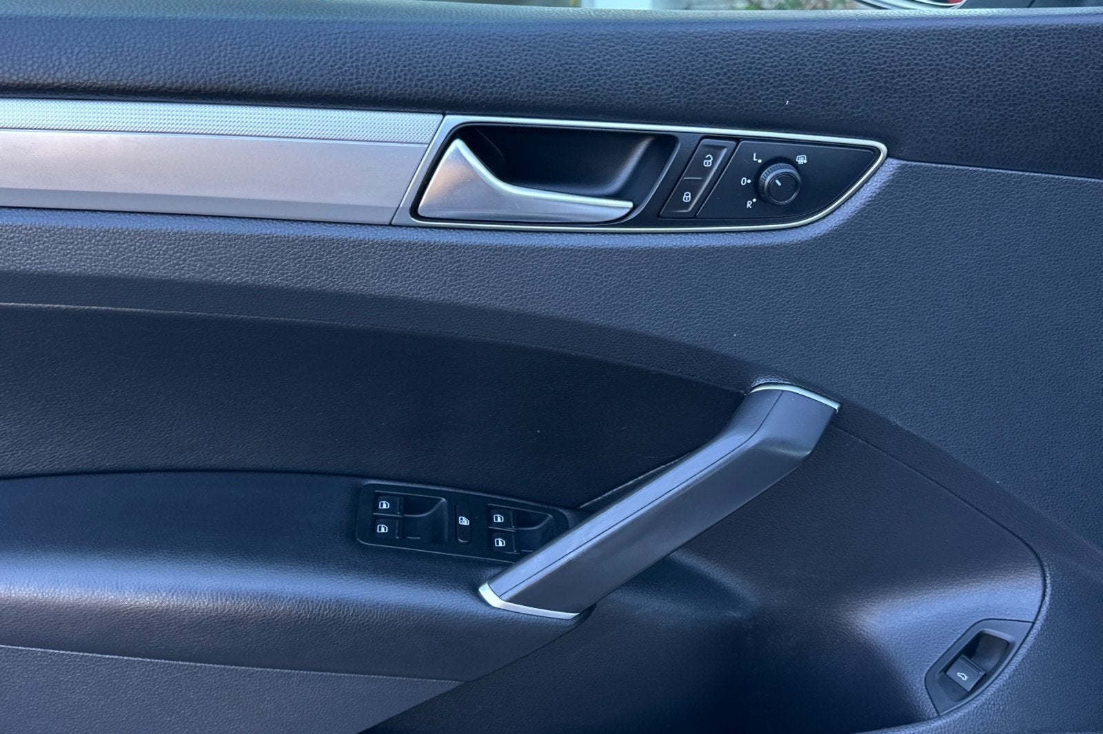 2019 Volkswagen Passat 2.0T Wolfsburg Edition
