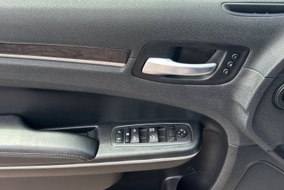 2022 Chrysler 300 Touring L