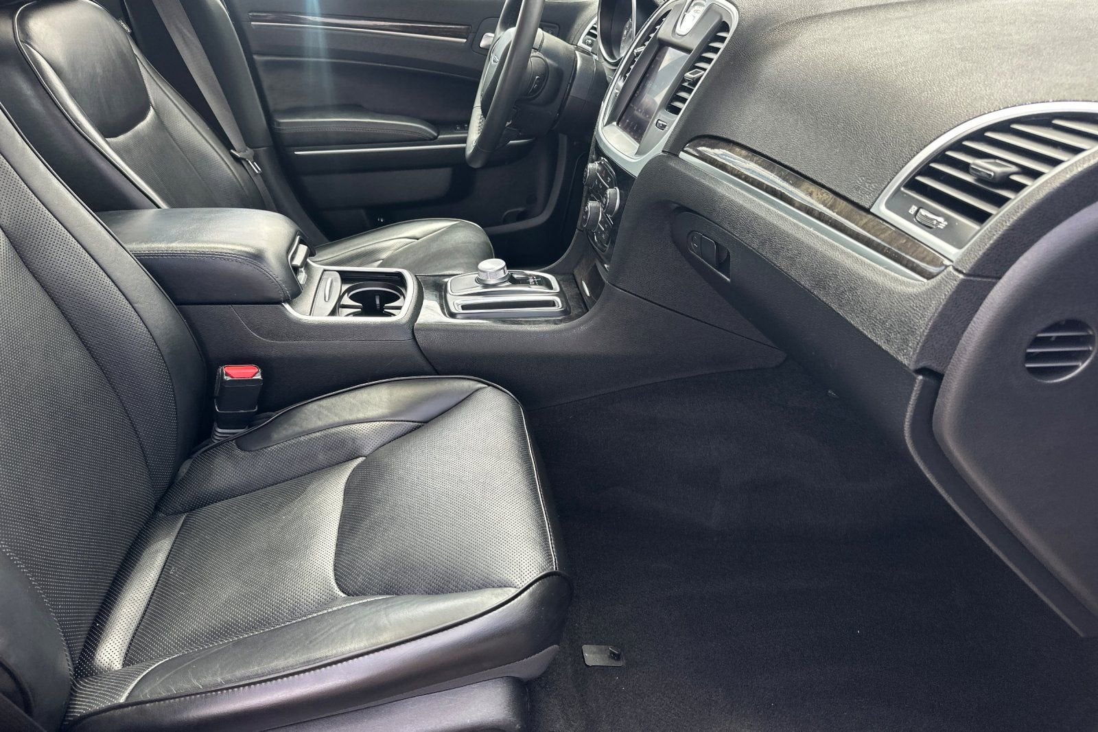2022 Chrysler 300 Touring L