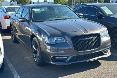 2022 Chrysler 300 Touring L