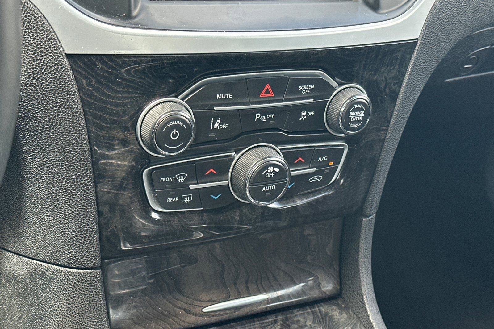 2022 Chrysler 300 Touring L