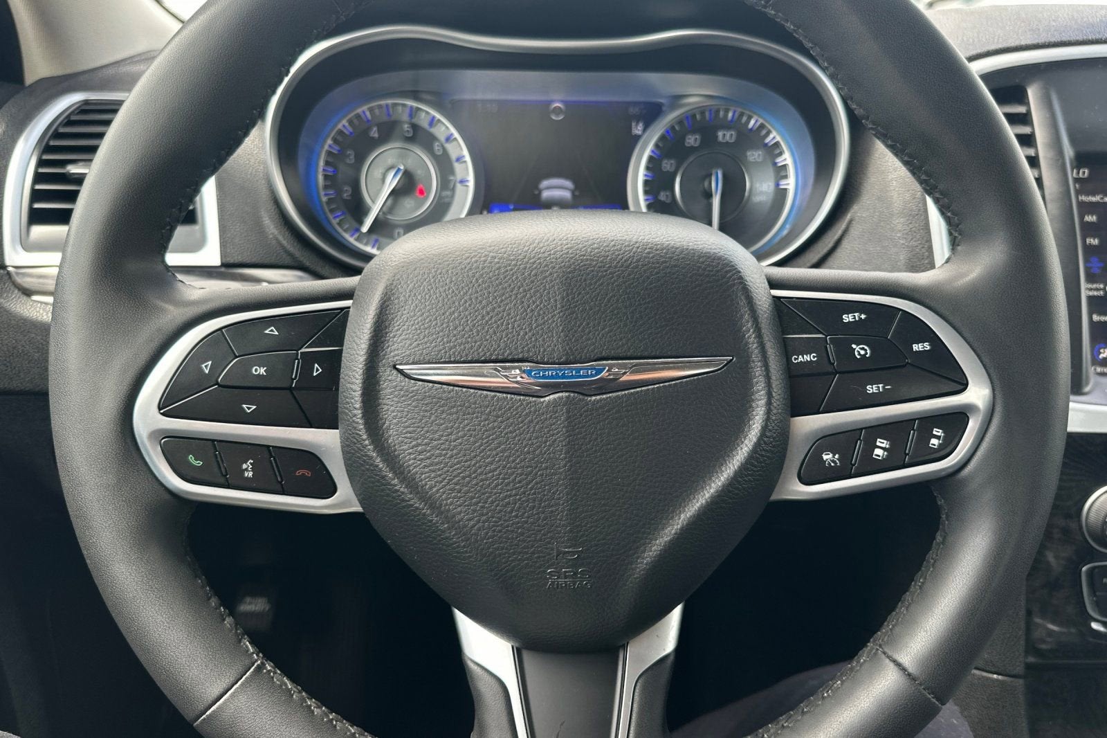 2022 Chrysler 300 Touring L