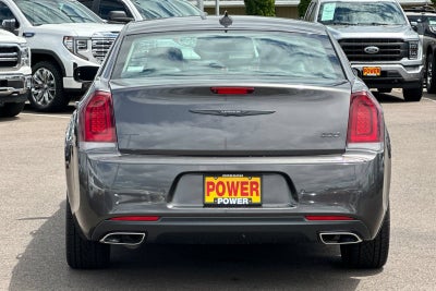 2022 Chrysler 300 Touring L