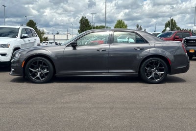 2022 Chrysler 300 Touring L