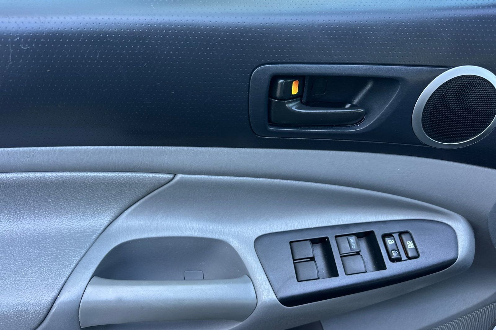 2012 Toyota Tacoma DBL CAB 4WD V6 AT