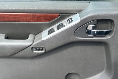 2011 Nissan Pathfinder LE