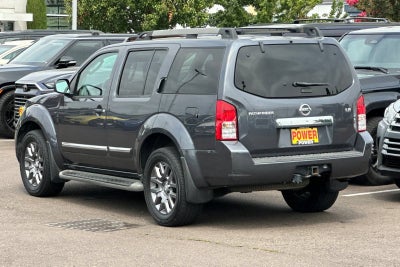 2011 Nissan Pathfinder LE