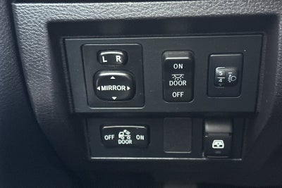 2014 Toyota Tundra 4WD Truck SR5