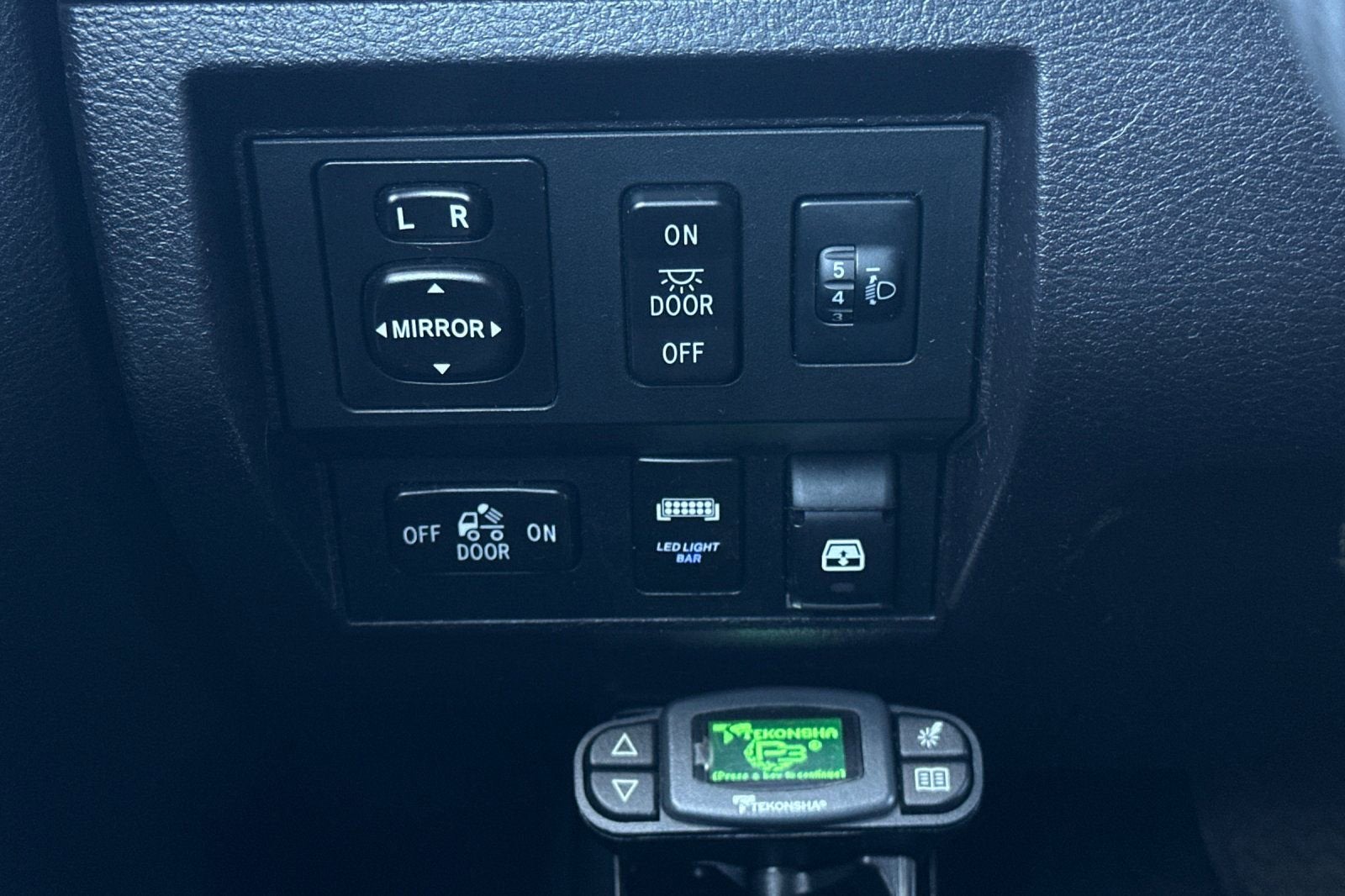 2014 Toyota Tundra 4WD Truck SR5