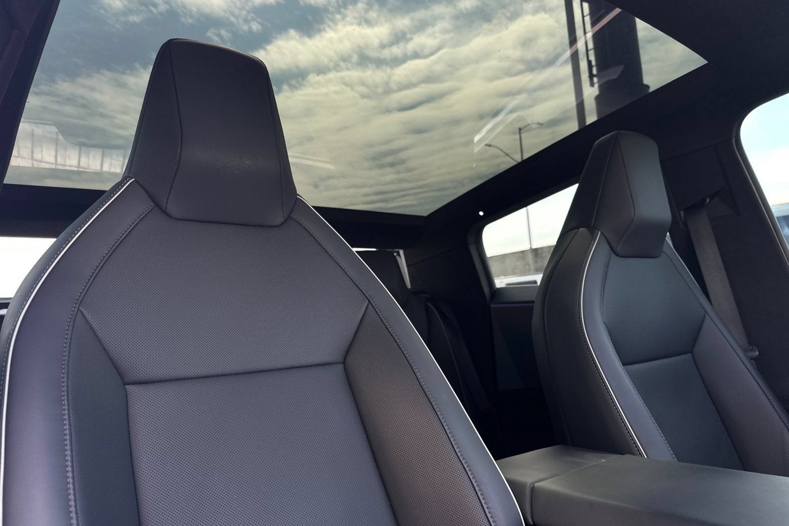 2025 Tesla Cybertruck 4DR AWD