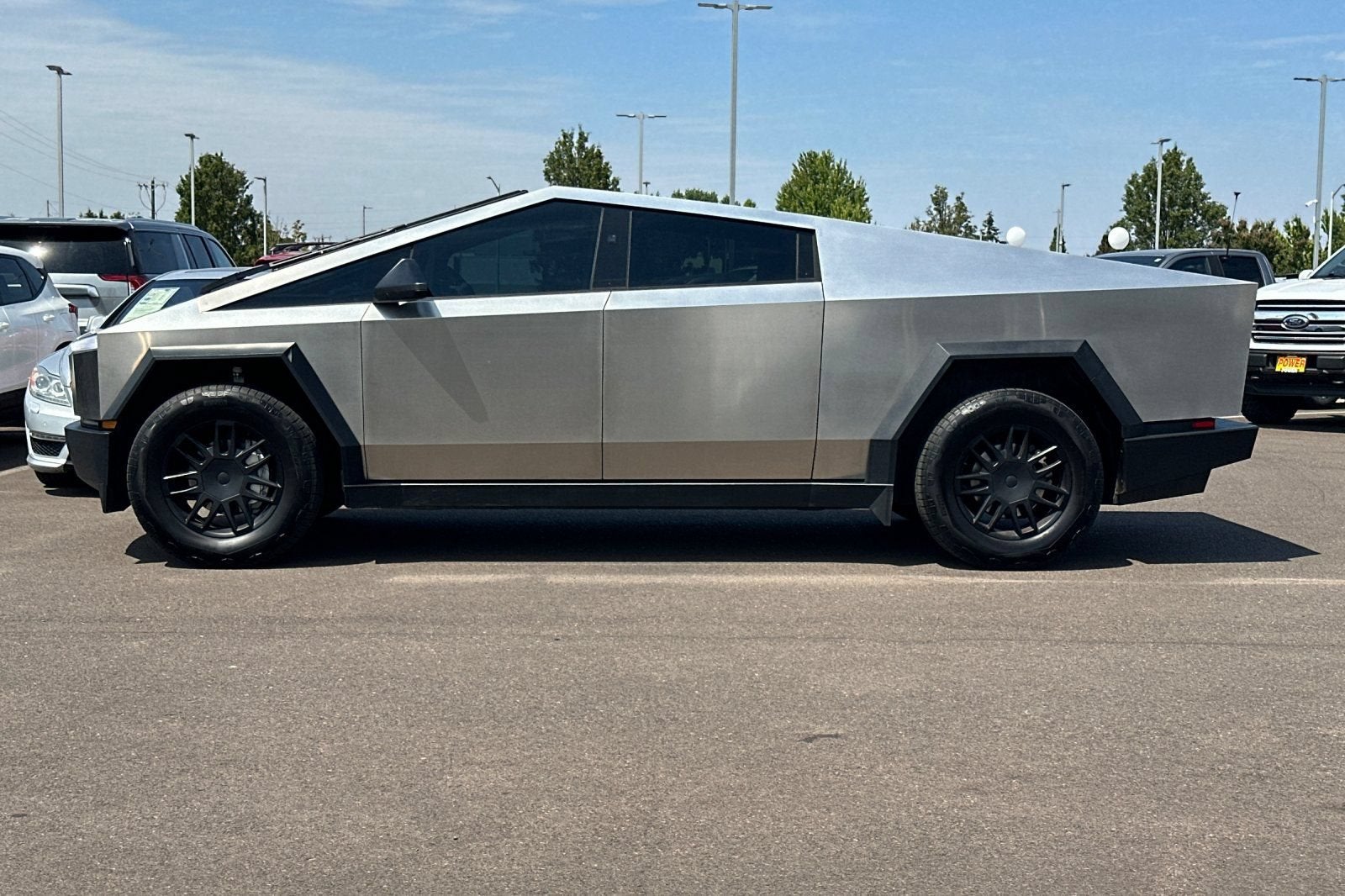 2025 Tesla Cybertruck 4DR AWD