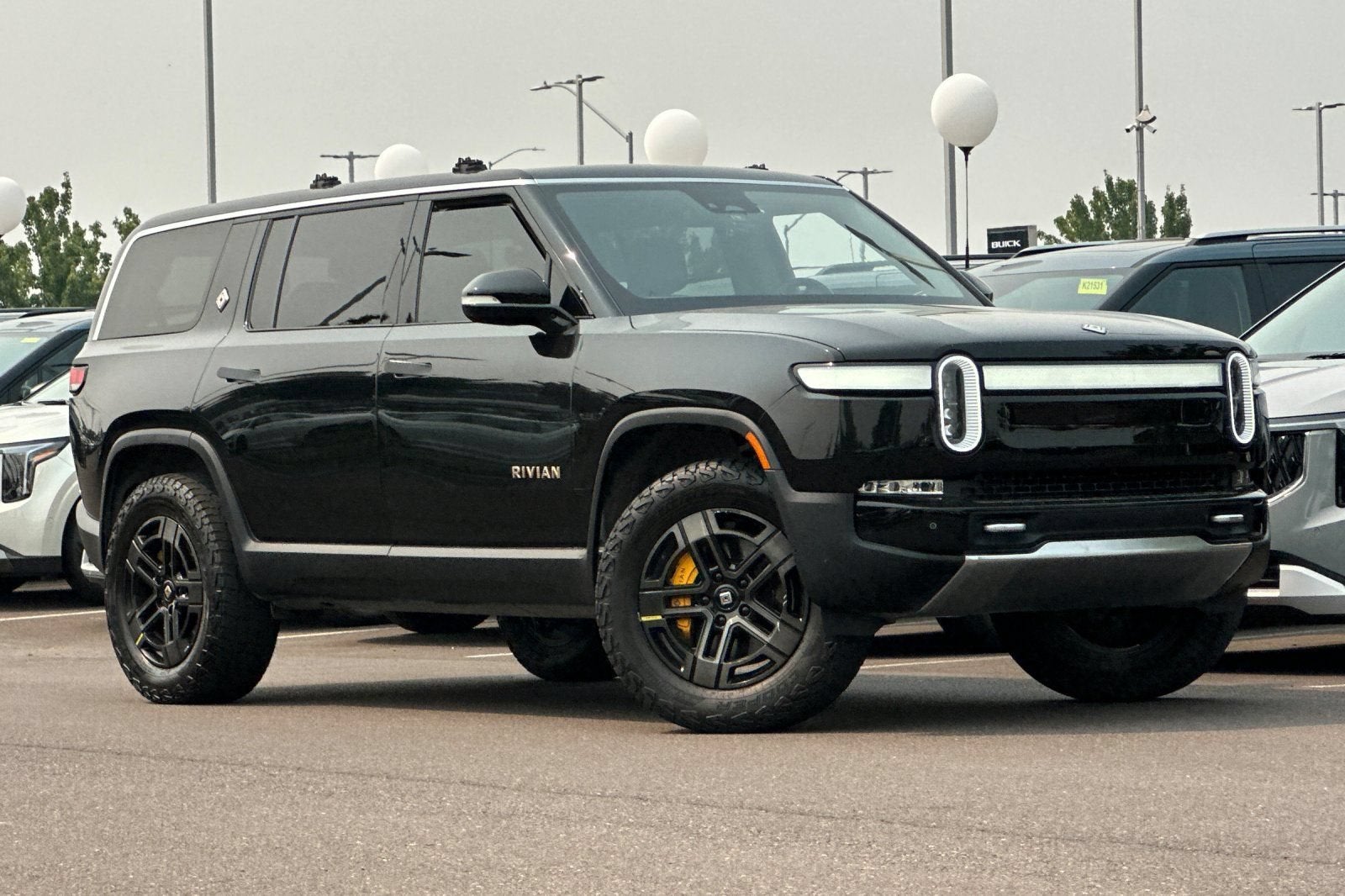2023 RIVIAN R1S Adventure